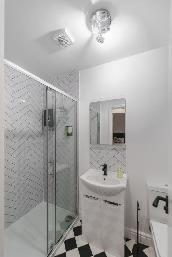Deluxe Studio Apartments Derby Szoba fotó